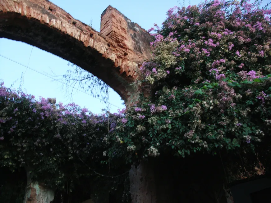 Загрузка картинки - Тринидад. Кафе в руинах