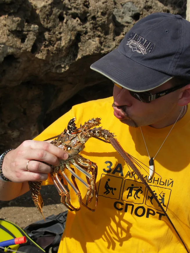 Загрузка картинки - Где-то под Тринидадом. Эль Крабы выясняют отношения