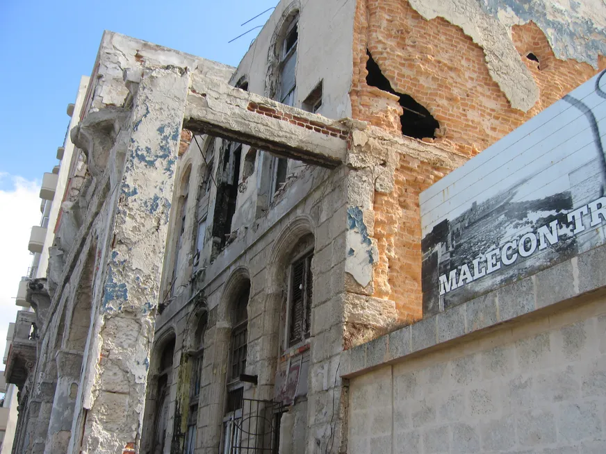 Загрузка картинки - Обшарпанная замарашка Лябана