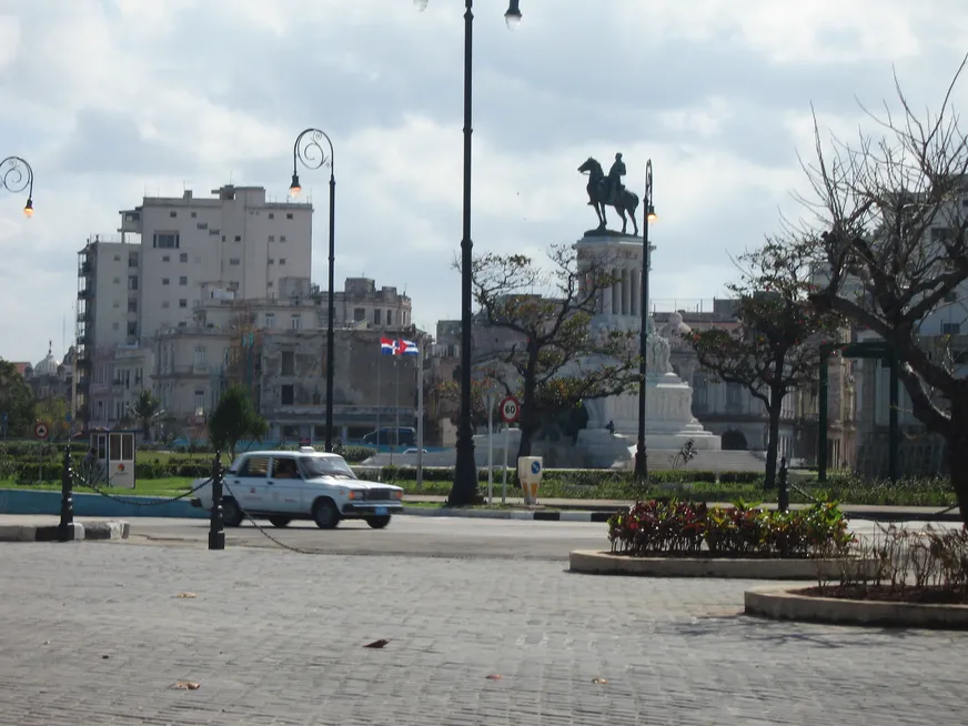 Загрузка картинки - Лябана. Памятник Масимо Гомесу
