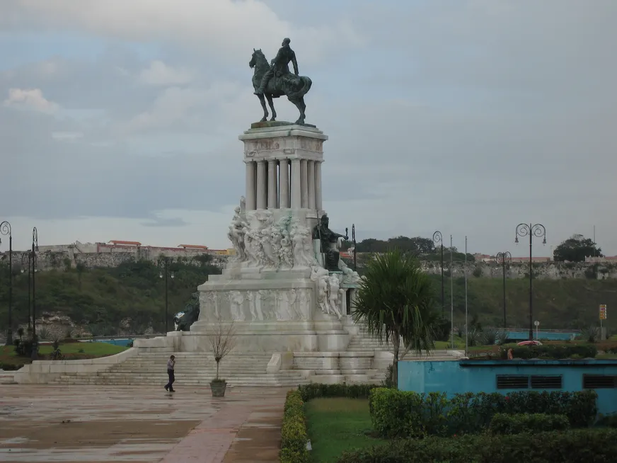 Загрузка картинки - Лябана, Масимо Гомес