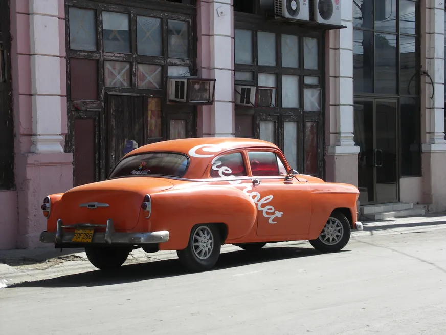 Загрузка картинки - Сьенфуегос. Ретро-авто