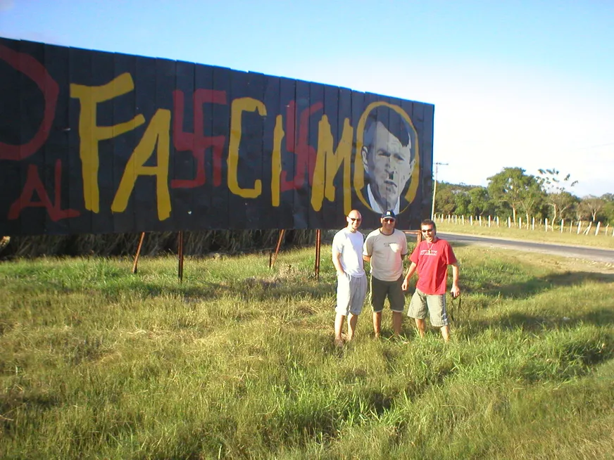 Загрузка картинки - Где-то под Родасом. Фашизм не пройдет