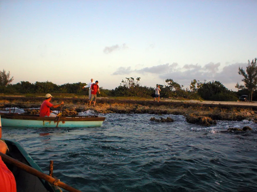 Загрузка картинки - Плайя Хирон. Всем ботам бот