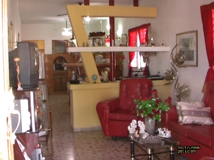 Загрузка картинки - Сьенфуегос. Модный дом Алана и Иданьи