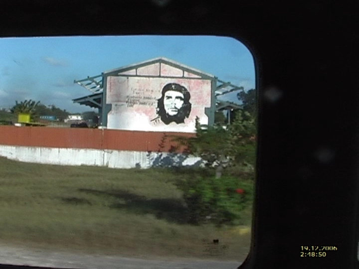 Загрузка картинки - Сьенфуегос. И Че нам путь озарил