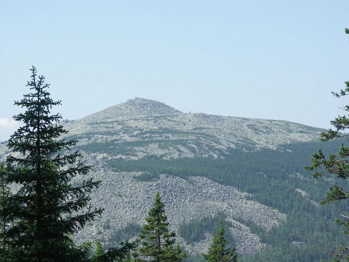 Загрузка картинки - Хребет Нургуш. Гора-сателлит