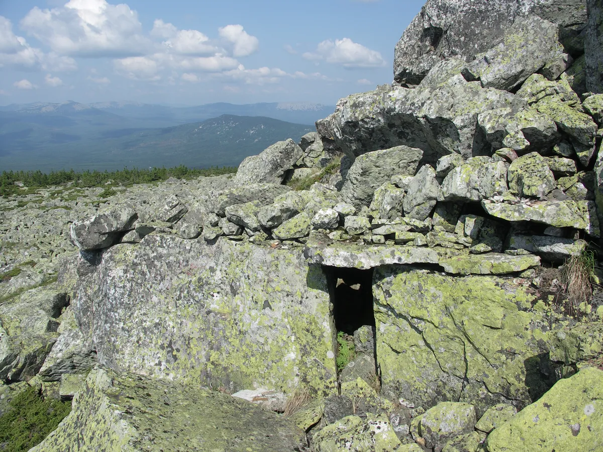Загрузка картинки - Хребет Нургуш. Мегалиты