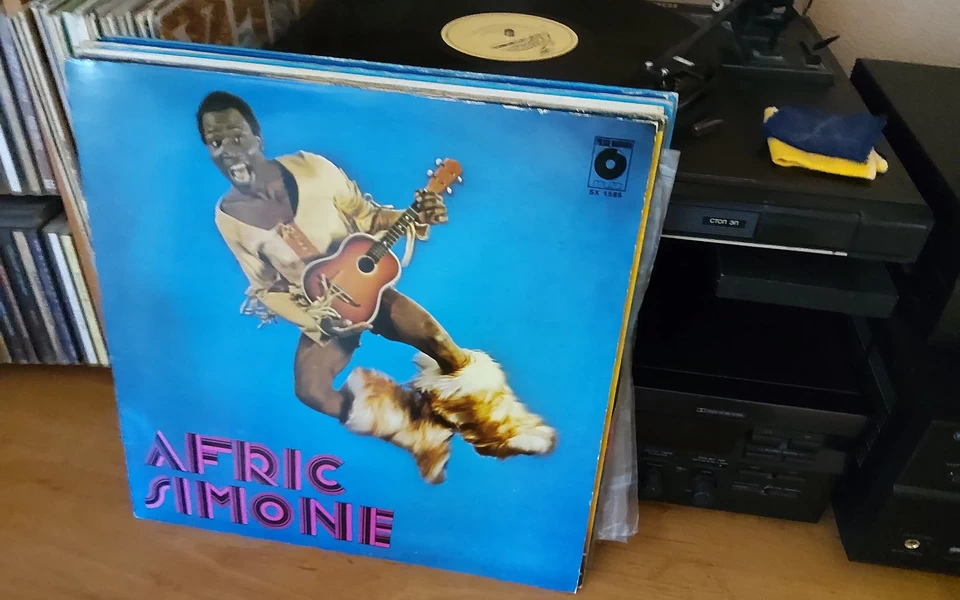 Afric Simone