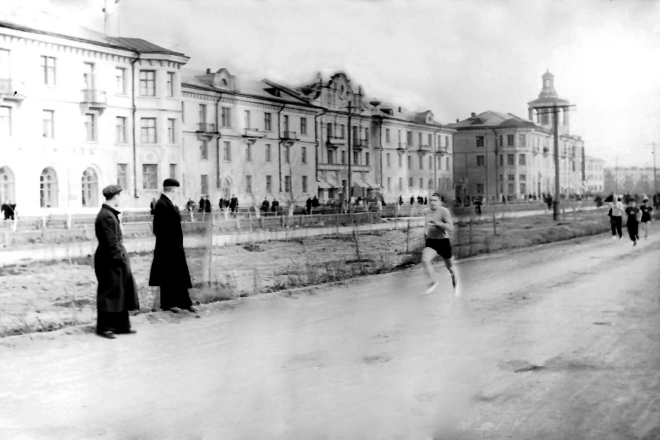 Улица Горького. Ежегодный легкоатлетический забег, 50-е