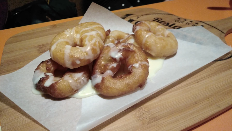 Кафе Мишкин край. Пончики или донатсы?