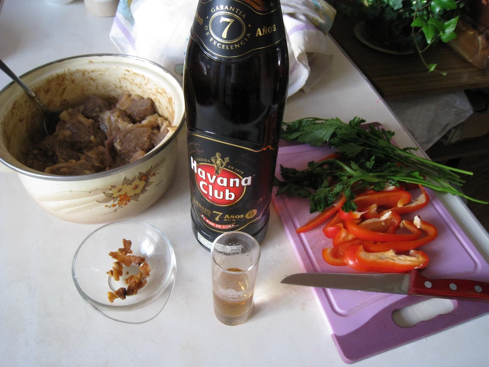 Благородный 7-летний ром - непременный помощник в готовке