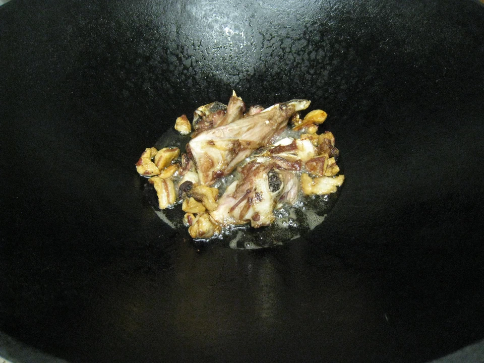 Стадии готовки плова: жир