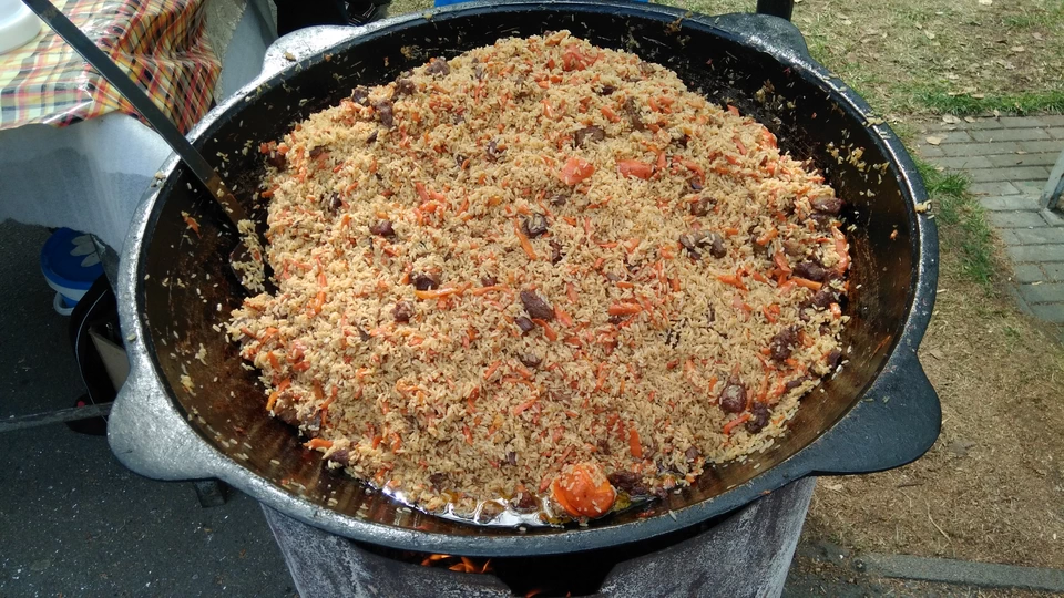 Уличный плов на сабантуй