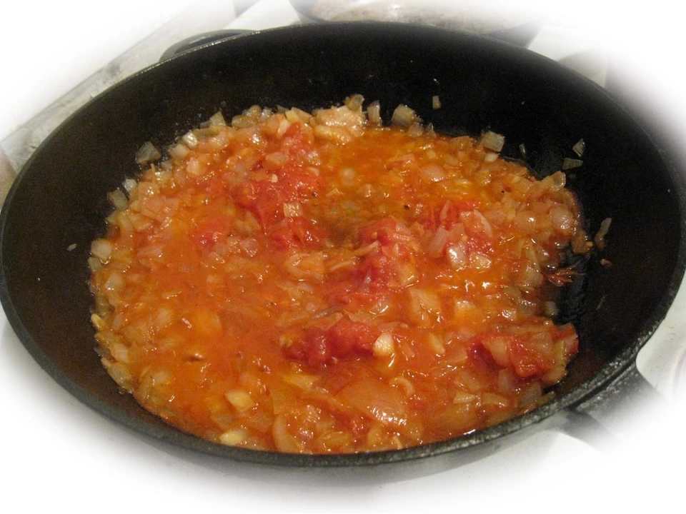 Харчо. Лук и томаты