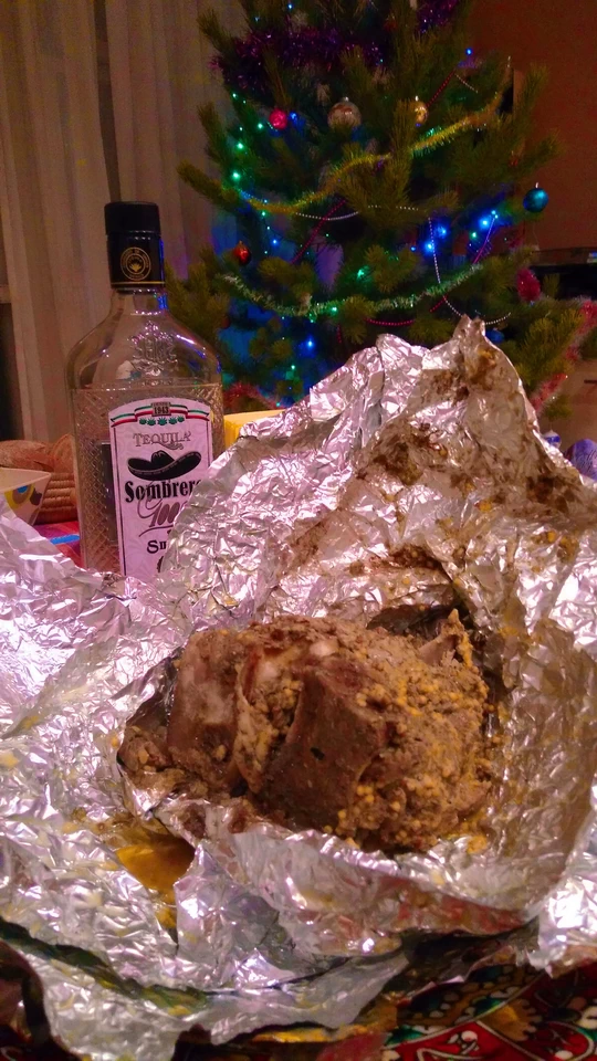 Мясо, запеченное в фольге. За новогодним столом