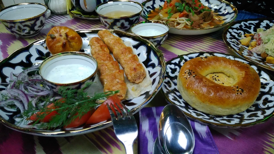 Кафе Султан. Общий стол