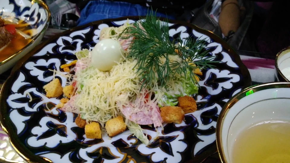 Кафе Султан. Салат Цезарь