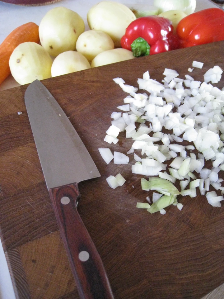 Таджин. Первым делом лук