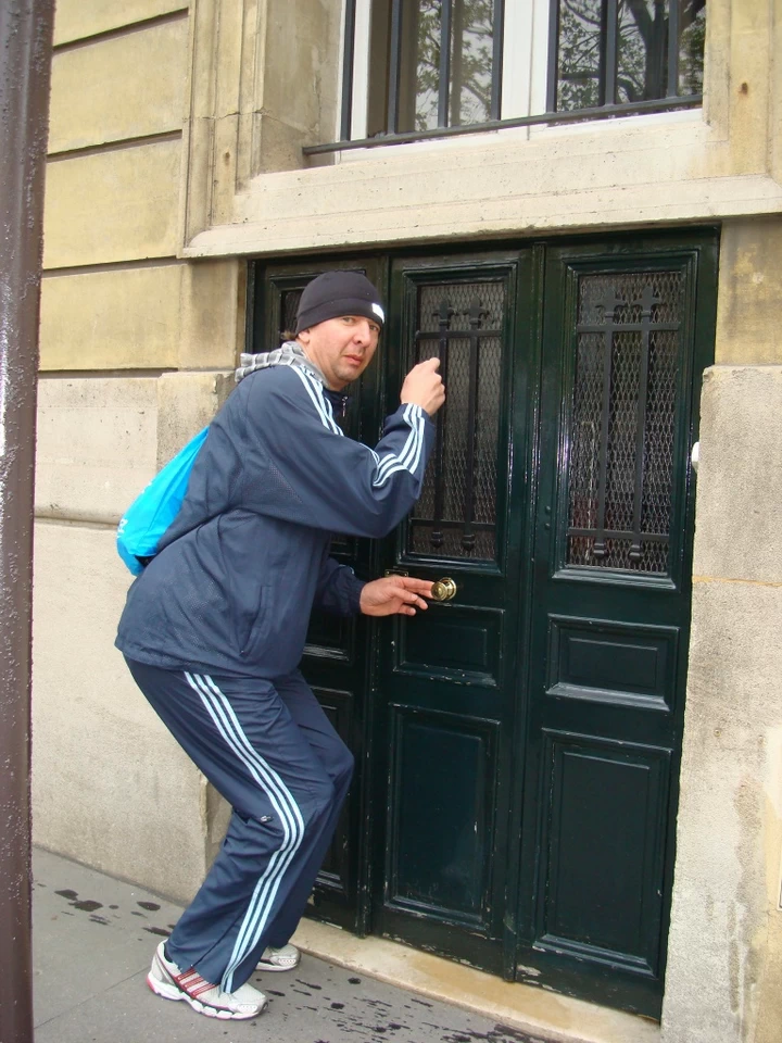 Наши в маленьком Париже