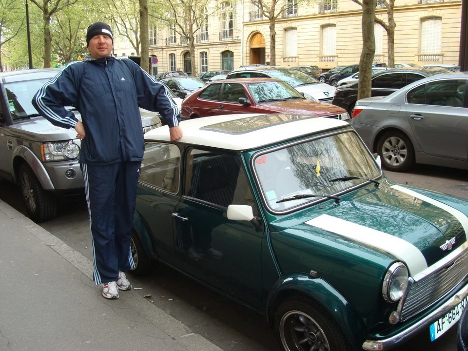 Наши люди в Париже